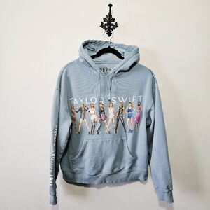 Taylor Swift 1989 Eras Tour Size M Blue